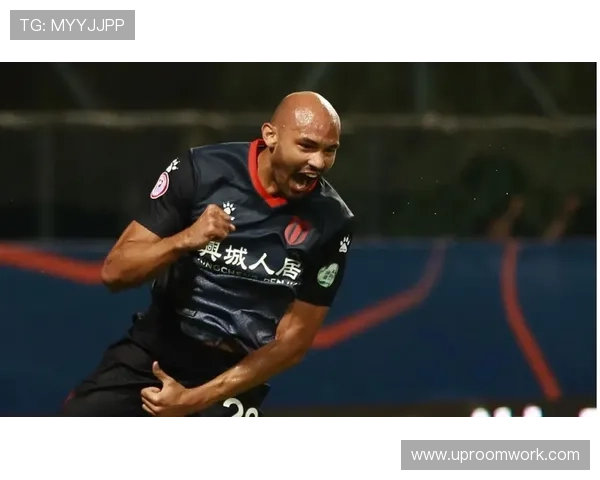 黄强的足球人生深度对话:从青涩少年到职业球员的心路历程 黄强的足球人生深度对话:从青涩少年到职业球员的心路历程