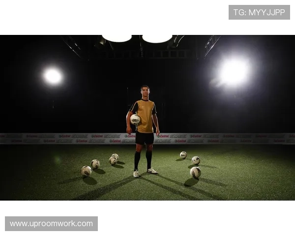 足球明星潮流时尚写真集展现球场外的魅力与风采